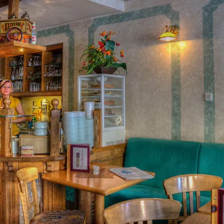 ゲストハウス Zum Handtuch 3*