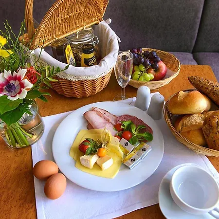 ゲストハウス Zum Handtuch 3*